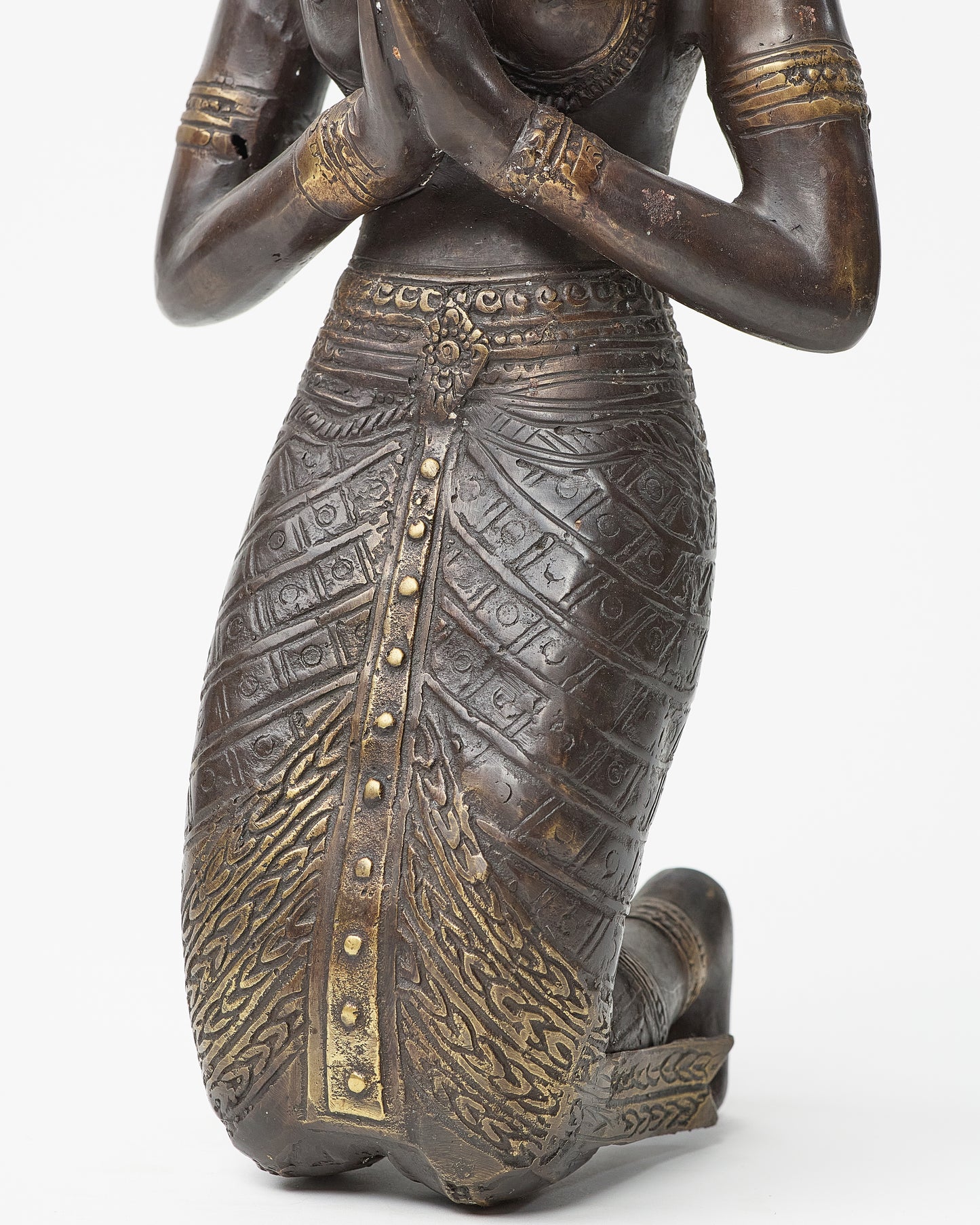 Indonesian praying lady scolpture in bronze