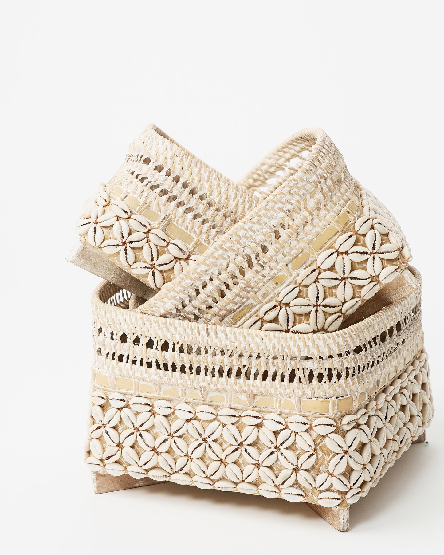 Coastal Chic Seashell Basket Trio