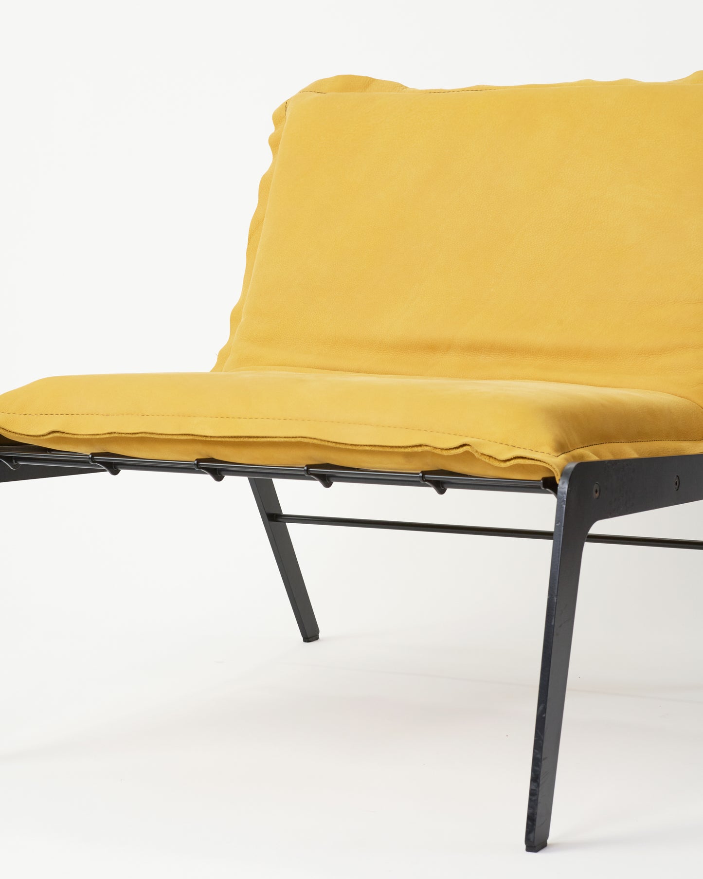 TLV Lounge Chair by Tomer Nachshon